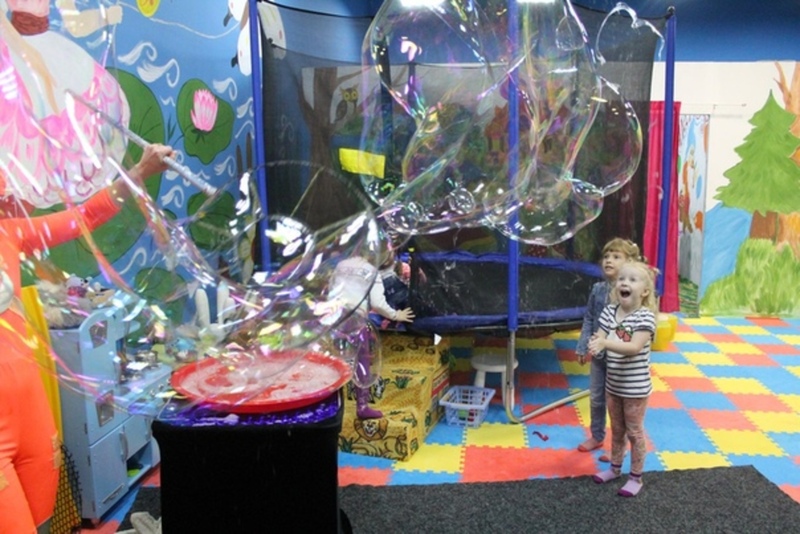 Шоу гигантских мыльных пузырей - "Сказочная страна"